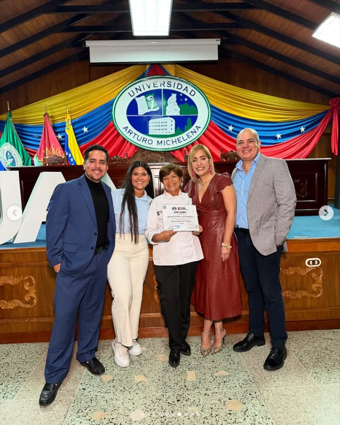 Acto de Grado diferentes Diplomados